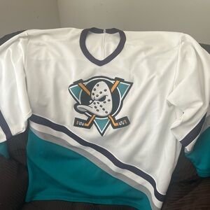 Vintage Anaheim Mighty Ducks jersey, Men’s size XL.  No name on back.